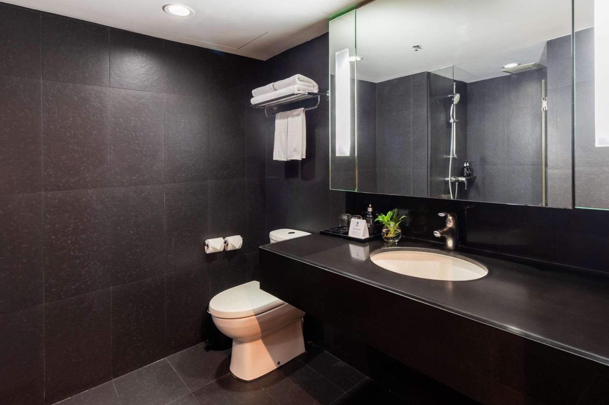 Best Western Sukhumvit 20 Banguecoque Exterior foto